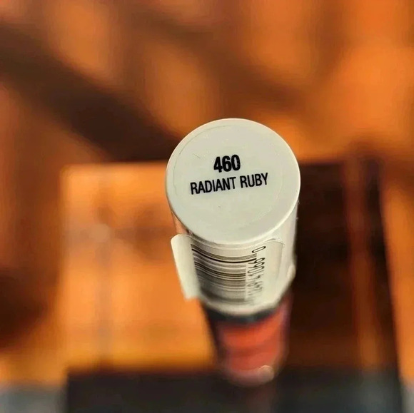 L'Oreal Brilliant Eyes Liquid Eyeshadow-Radiant Ruby (New) - Picture 10 of 10